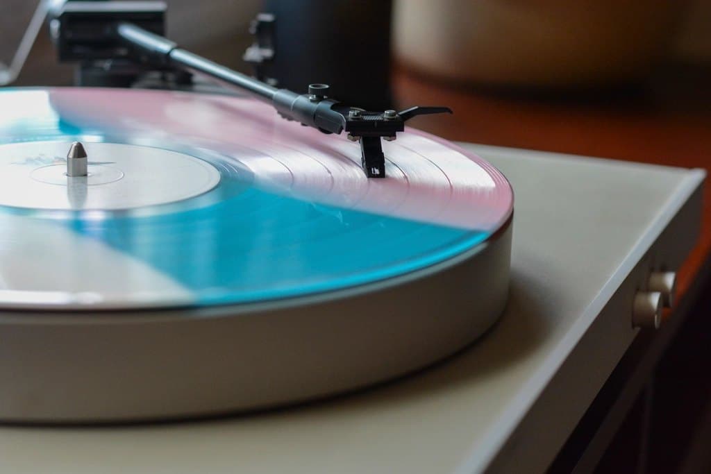 Belt-Drive Turntable